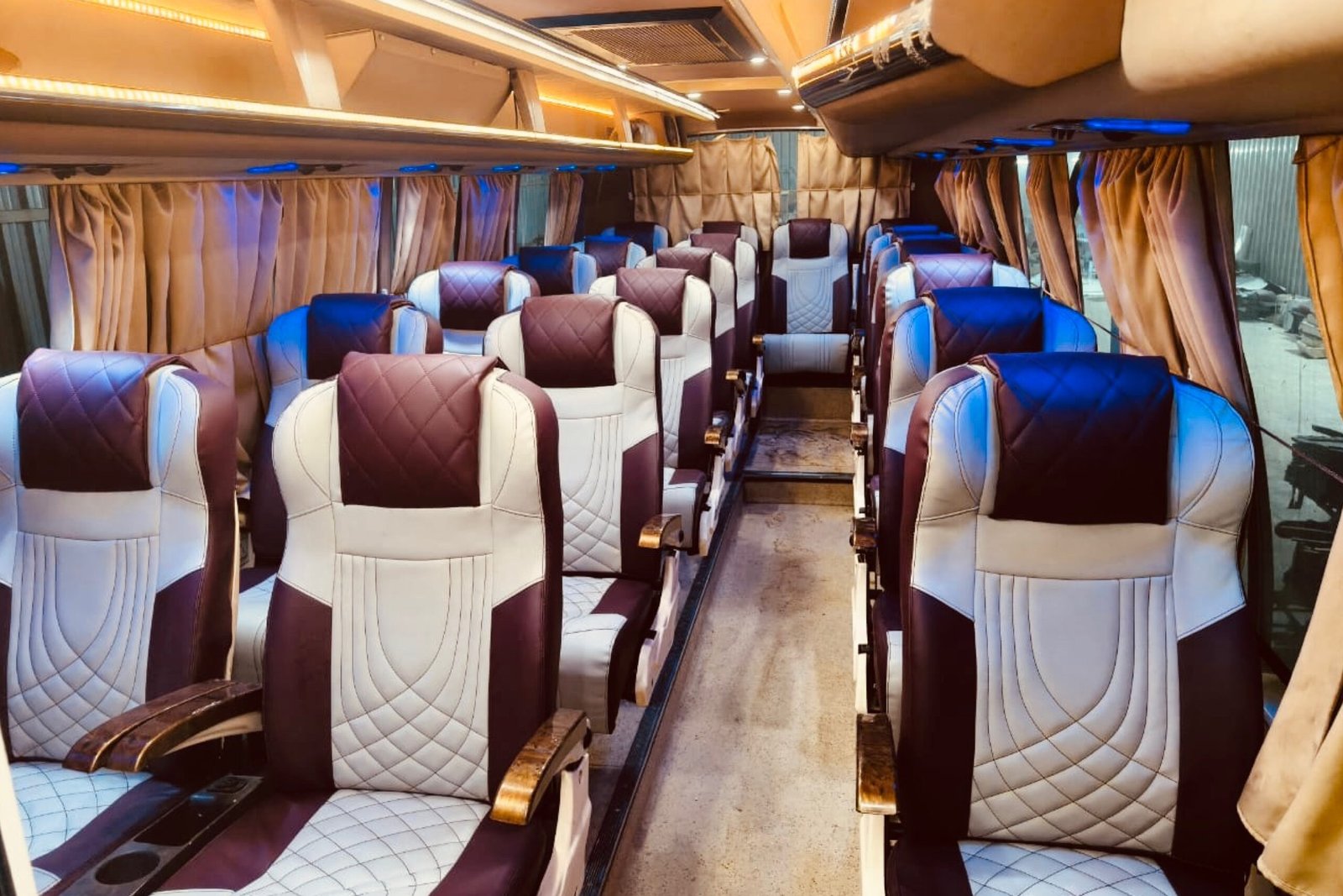 Tempo Traveller 9