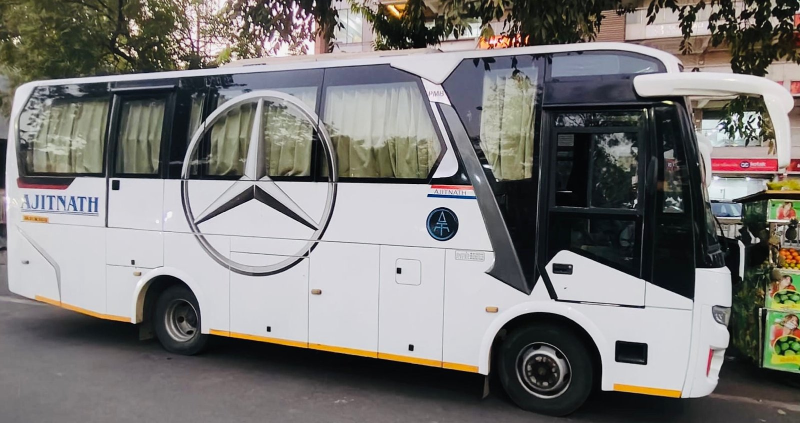 Tempo Traveller 10