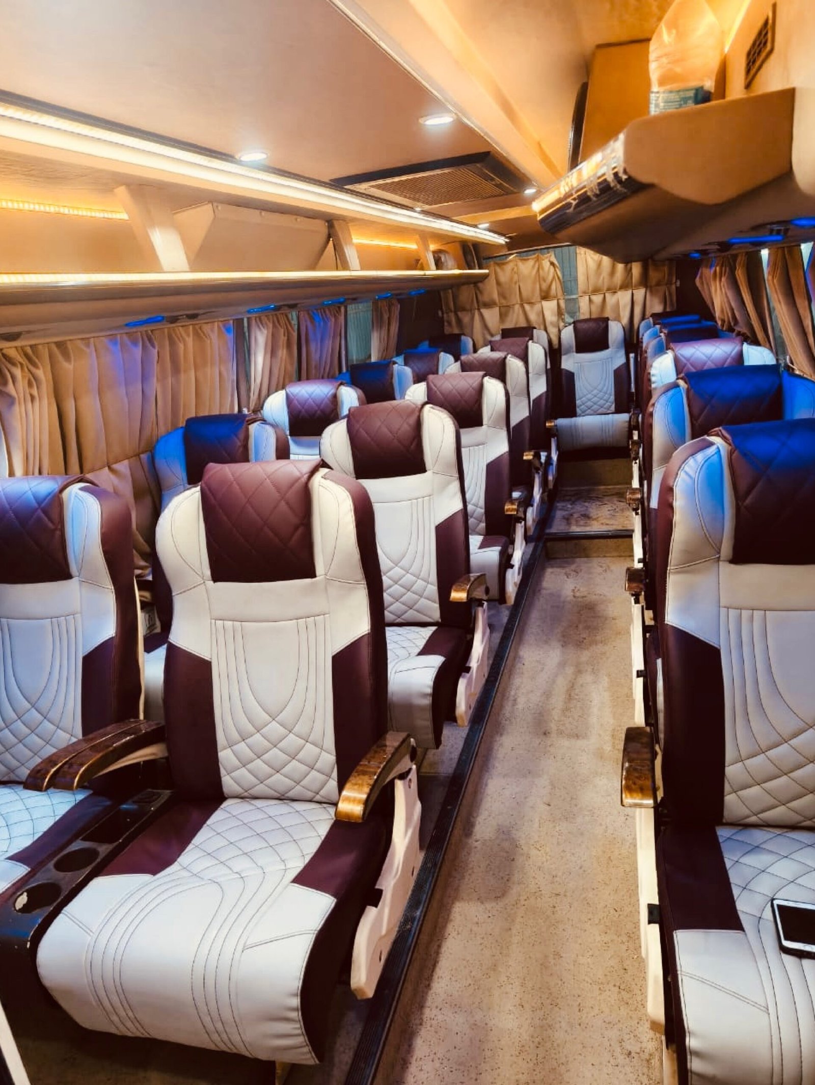 Tempo Traveller 11