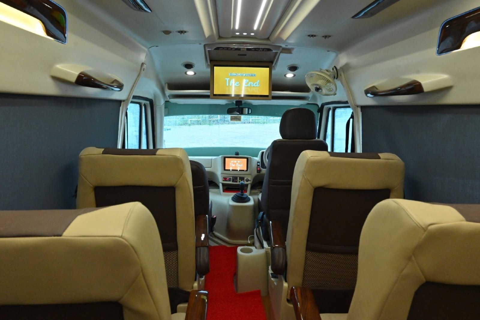 Tempo Traveller 8