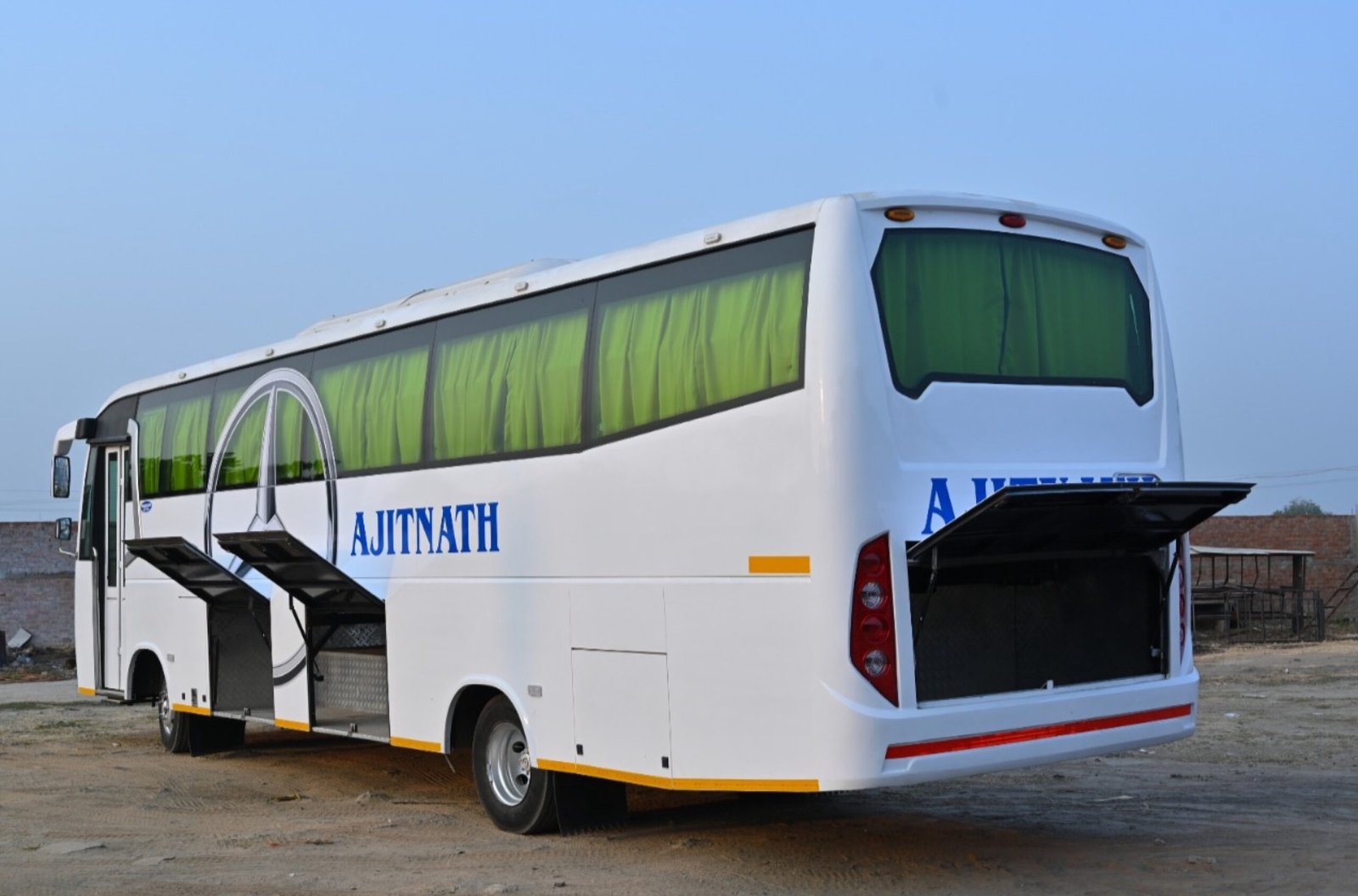 Tempo Traveller 6