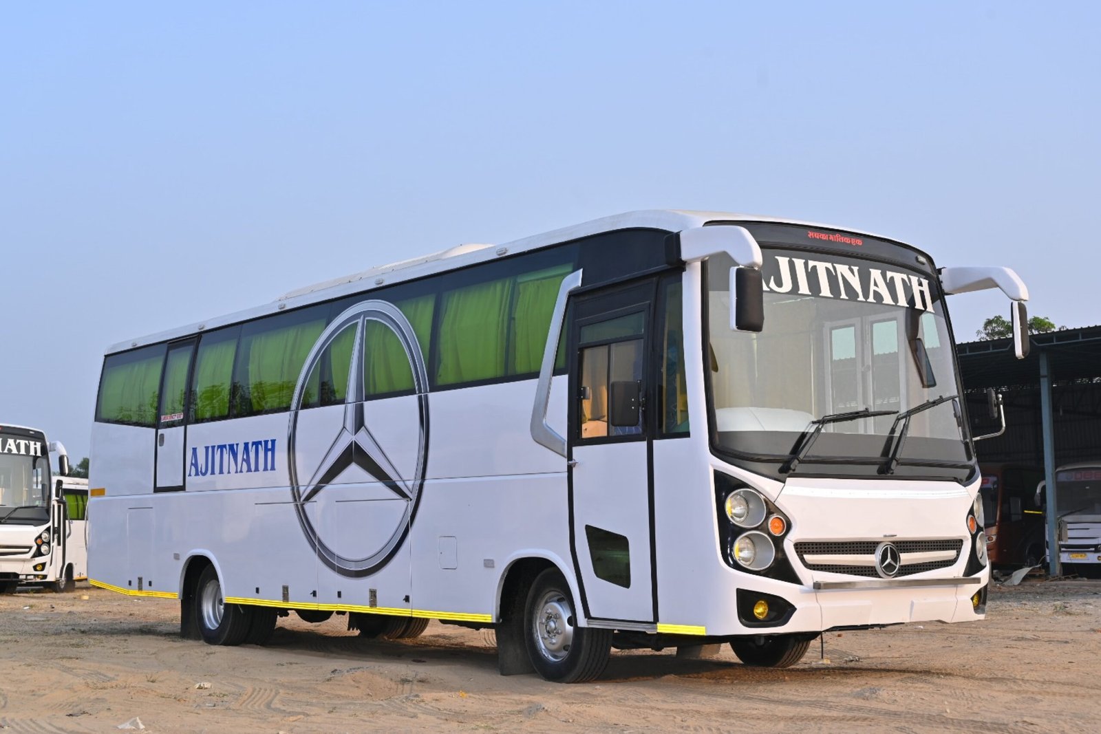 Tempo Traveller 8