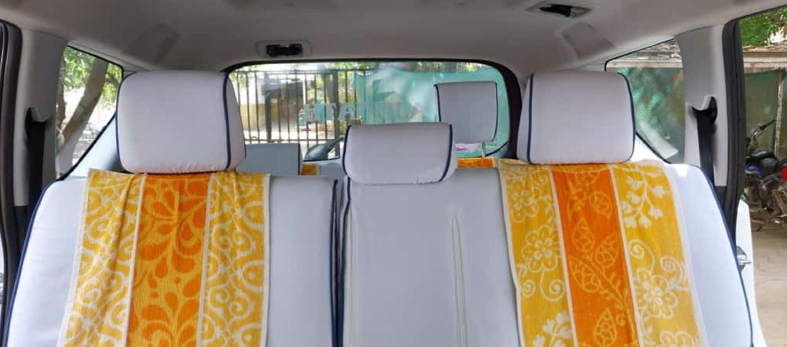 Tempo Traveller 6